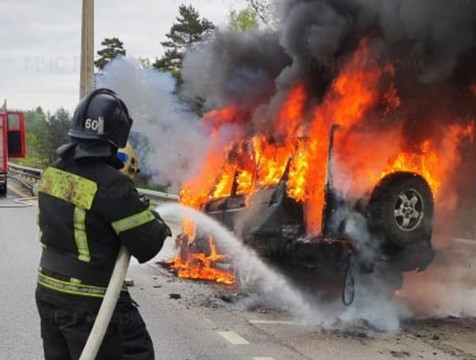 При ДТП в Жуковском районе сгорел Land Rover